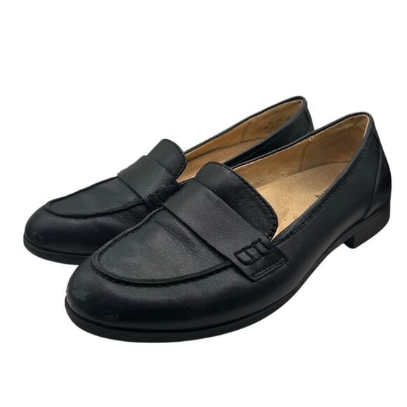 Naturalizer Black Loafers - Picture 1 of 7